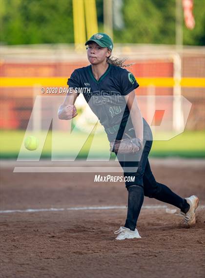 Thumbnail 1 in Linn-Mar @ Iowa City West photogallery.