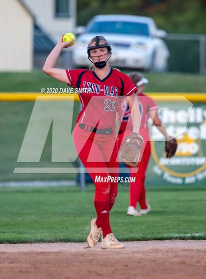 Thumbnail 2 in Linn-Mar @ Iowa City West photogallery.
