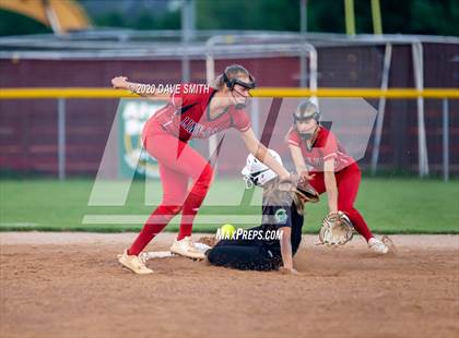 Thumbnail 1 in Linn-Mar @ Iowa City West photogallery.