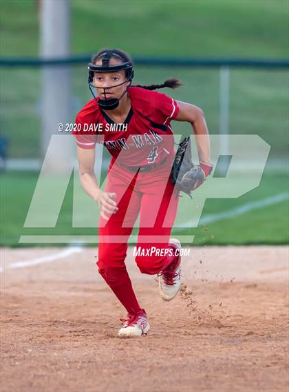 Thumbnail 1 in Linn-Mar @ Iowa City West photogallery.