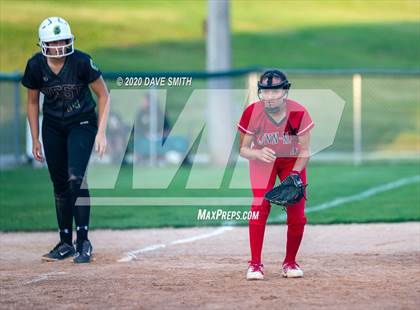 Thumbnail 1 in Linn-Mar @ Iowa City West photogallery.