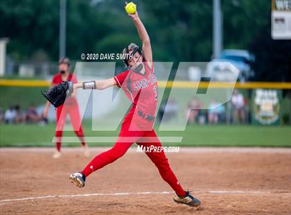 Thumbnail 1 in Linn-Mar @ Iowa City West photogallery.