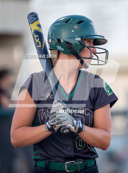 Thumbnail 1 in Linn-Mar @ Iowa City West photogallery.