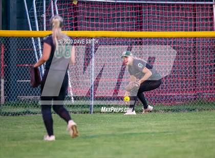 Thumbnail 1 in Linn-Mar @ Iowa City West photogallery.