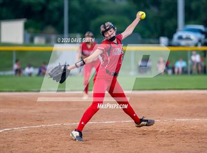 Thumbnail 1 in Linn-Mar @ Iowa City West photogallery.