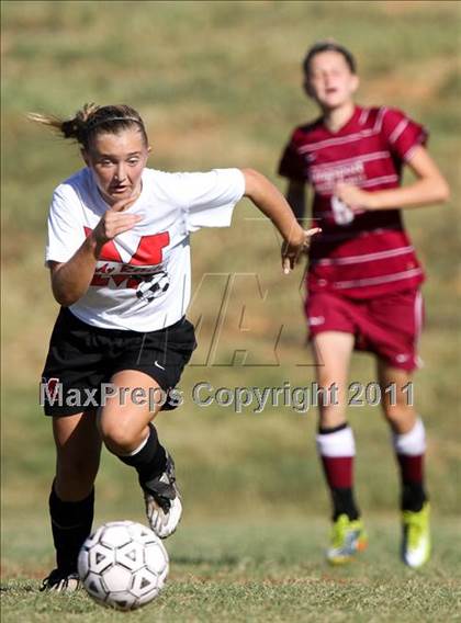 Thumbnail 1 in Maryville vs. Dobyns-Bennett (Bearden Invitational) photogallery.
