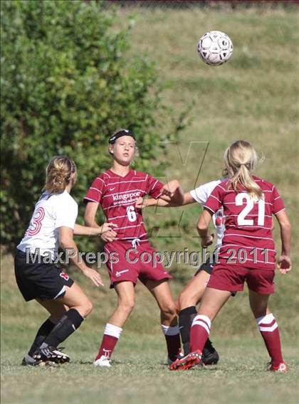 Thumbnail 3 in Maryville vs. Dobyns-Bennett (Bearden Invitational) photogallery.
