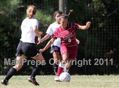 Thumbnail 1 in Maryville vs. Dobyns-Bennett (Bearden Invitational) photogallery.