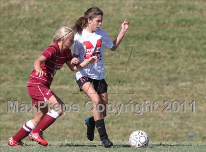 Thumbnail 1 in Maryville vs. Dobyns-Bennett (Bearden Invitational) photogallery.