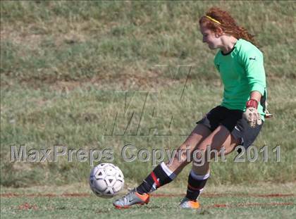 Thumbnail 2 in Maryville vs. Dobyns-Bennett (Bearden Invitational) photogallery.