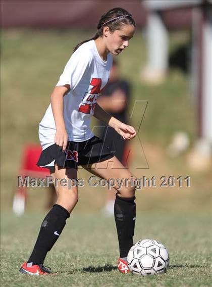 Thumbnail 2 in Maryville vs. Dobyns-Bennett (Bearden Invitational) photogallery.