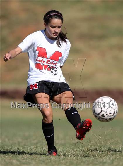 Thumbnail 1 in Maryville vs. Dobyns-Bennett (Bearden Invitational) photogallery.