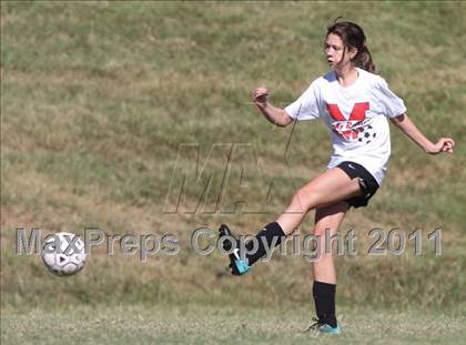 Thumbnail 1 in Maryville vs. Dobyns-Bennett (Bearden Invitational) photogallery.