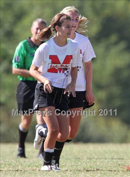 Thumbnail 2 in Maryville vs. Dobyns-Bennett (Bearden Invitational) photogallery.