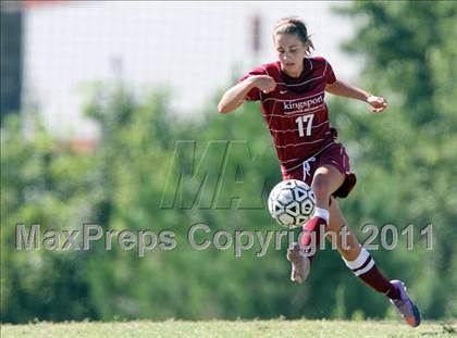 Thumbnail 3 in Maryville vs. Dobyns-Bennett (Bearden Invitational) photogallery.