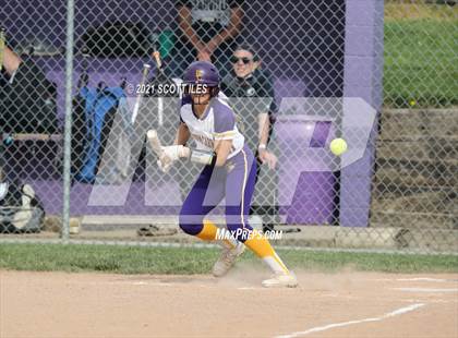 Thumbnail 1 in Granville vs Bloom-Carroll (OHSAA D2 District Playoff) photogallery.