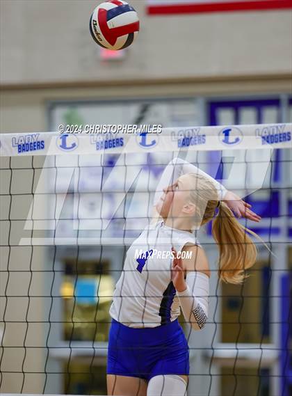 Thumbnail 3 in Shoemaker @ Lampasas photogallery.