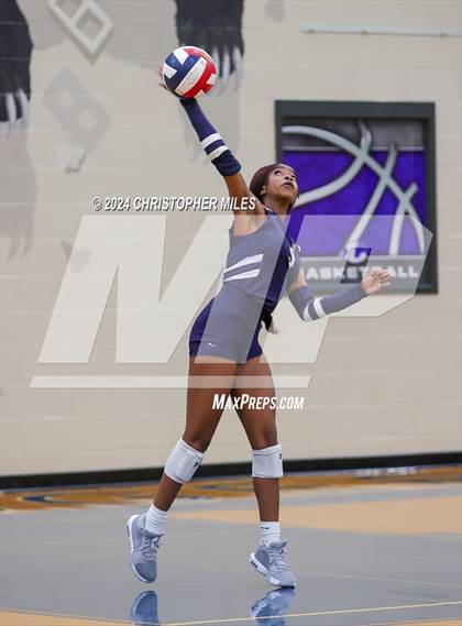 Thumbnail 3 in Shoemaker @ Lampasas photogallery.