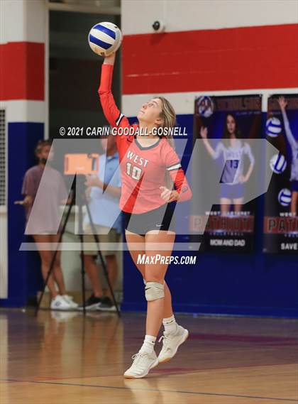 Thumbnail 2 in Dixon @ West Carteret photogallery.