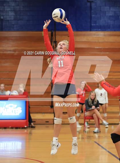 Thumbnail 3 in Dixon @ West Carteret photogallery.
