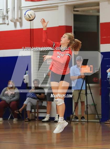 Thumbnail 3 in Dixon @ West Carteret photogallery.