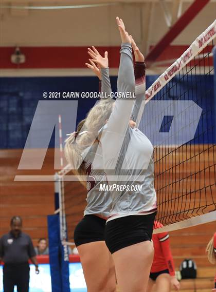 Thumbnail 2 in Dixon @ West Carteret photogallery.