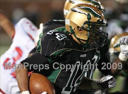 Thumbnail 1 in De Soto vs. Skyline (Texas 5A Region II Area Playoffs) photogallery.