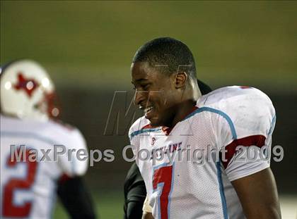 Thumbnail 1 in De Soto vs. Skyline (Texas 5A Region II Area Playoffs) photogallery.
