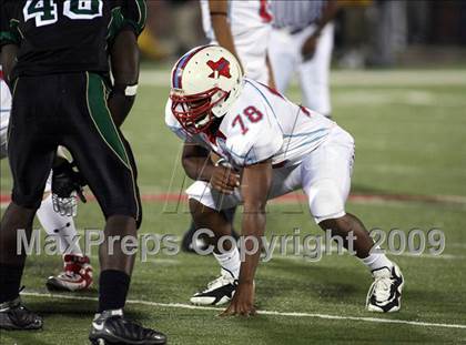 Thumbnail 1 in De Soto vs. Skyline (Texas 5A Region II Area Playoffs) photogallery.