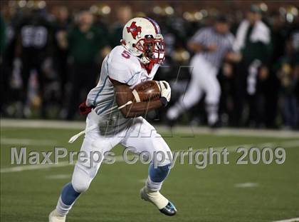 Thumbnail 1 in De Soto vs. Skyline (Texas 5A Region II Area Playoffs) photogallery.