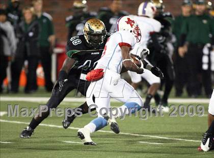 Thumbnail 2 in De Soto vs. Skyline (Texas 5A Region II Area Playoffs) photogallery.