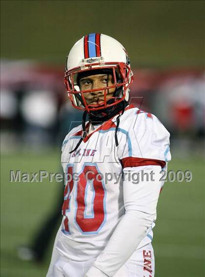 Thumbnail 1 in De Soto vs. Skyline (Texas 5A Region II Area Playoffs) photogallery.