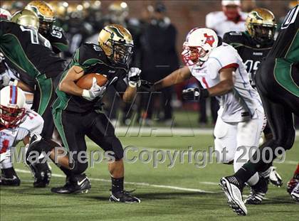 Thumbnail 3 in De Soto vs. Skyline (Texas 5A Region II Area Playoffs) photogallery.
