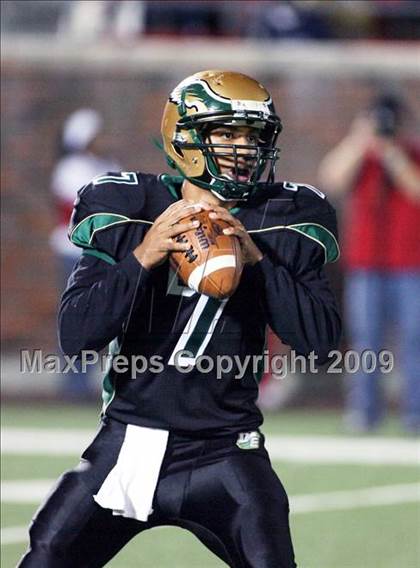 Thumbnail 3 in De Soto vs. Skyline (Texas 5A Region II Area Playoffs) photogallery.