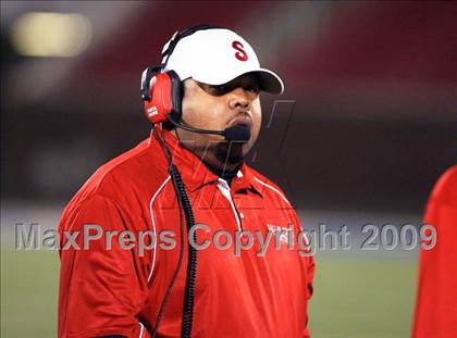 Thumbnail 1 in De Soto vs. Skyline (Texas 5A Region II Area Playoffs) photogallery.
