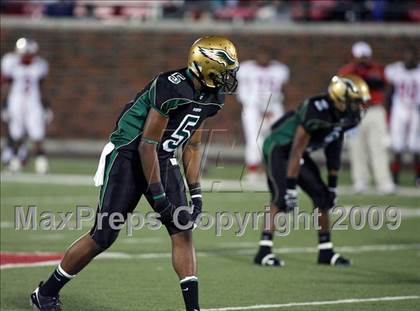 Thumbnail 2 in De Soto vs. Skyline (Texas 5A Region II Area Playoffs) photogallery.