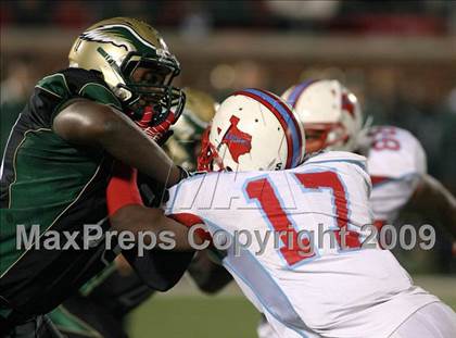 Thumbnail 2 in De Soto vs. Skyline (Texas 5A Region II Area Playoffs) photogallery.