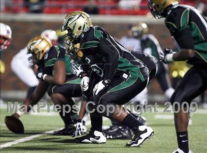 Thumbnail 2 in De Soto vs. Skyline (Texas 5A Region II Area Playoffs) photogallery.