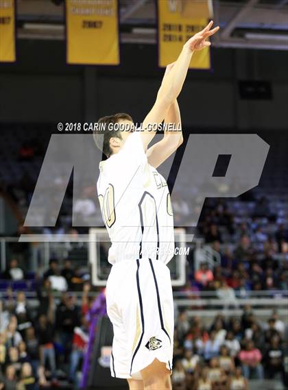 Thumbnail 1 in Greene Central vs. Clinton (NCHSAA 2A Regional Playoff) photogallery.