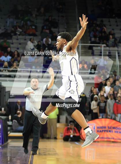 Thumbnail 1 in Greene Central vs. Clinton (NCHSAA 2A Regional Playoff) photogallery.