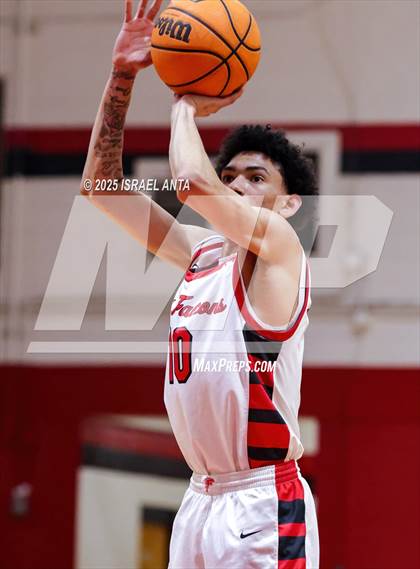 Thumbnail 2 in Jacksonville @ Seventy-First (NCHSAA 3A 1st Round) photogallery.