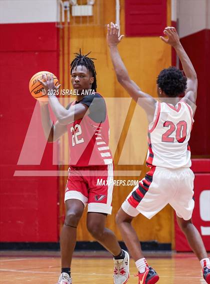Thumbnail 3 in Jacksonville @ Seventy-First (NCHSAA 3A 1st Round) photogallery.