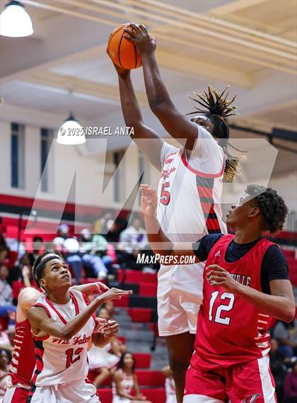 Thumbnail 3 in Jacksonville @ Seventy-First (NCHSAA 3A 1st Round) photogallery.