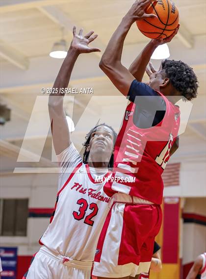 Thumbnail 1 in Jacksonville @ Seventy-First (NCHSAA 3A 1st Round) photogallery.