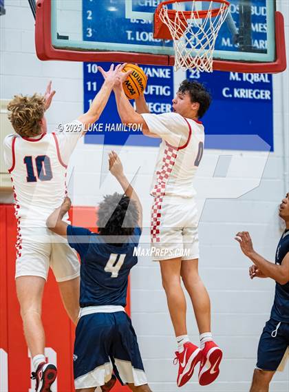 Thumbnail 3 in South Cobb @ Dunwoody photogallery.