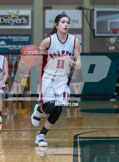 Thumbnail 2 in Greenville vs. Surprise Valley (NSCIF D7 Final) photogallery.
