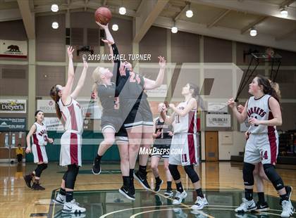 Thumbnail 3 in Greenville vs. Surprise Valley (NSCIF D7 Final) photogallery.