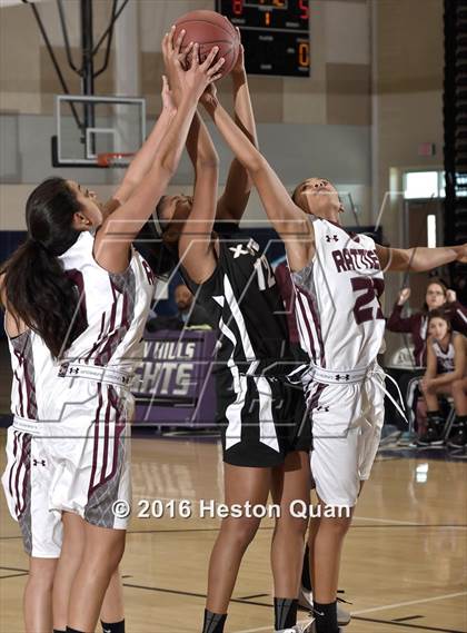 Thumbnail 2 in Rancho Mirage vs. Xavier Prep (MaxPreps Holiday Classic) photogallery.