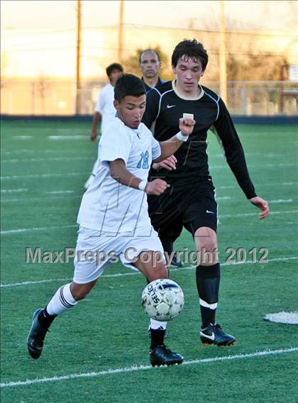 Thumbnail 3 in Seguin [Juan] vs. Mansfield (Martin Invitational) photogallery.