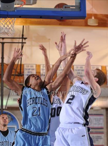 Thumbnail 1 in San Marcos vs. Hercules (MaxPreps Holiday Classic) photogallery.